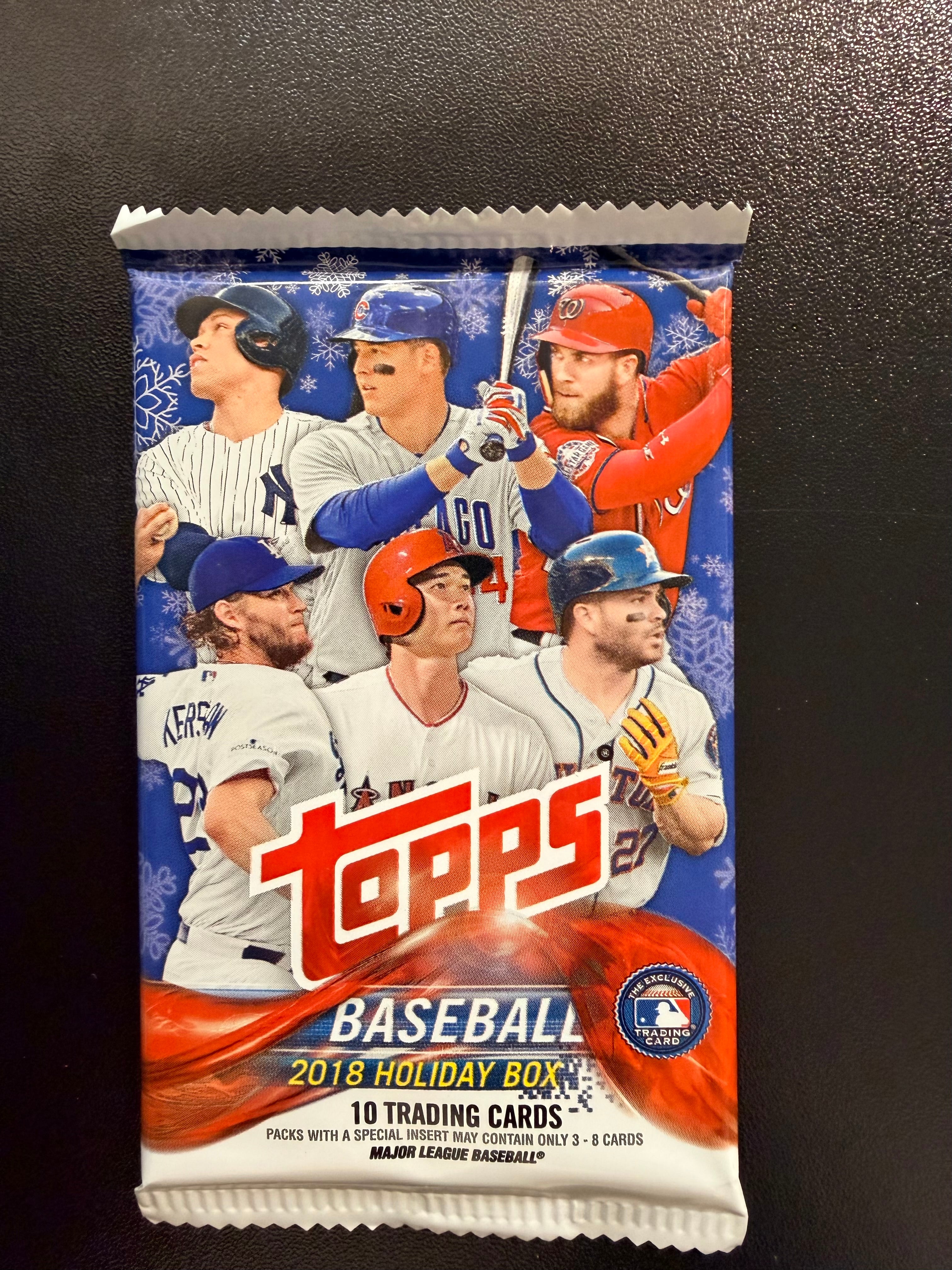 2018 Topps Baseball Holiday Pack (10 Cards) – Festive Edition Collector Pack